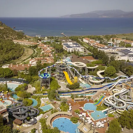 Aqua Fantasy Aquapark Hotel & Spa-2